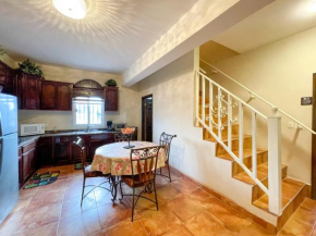 Mexican Accent Apartment Steps From The Bay #4